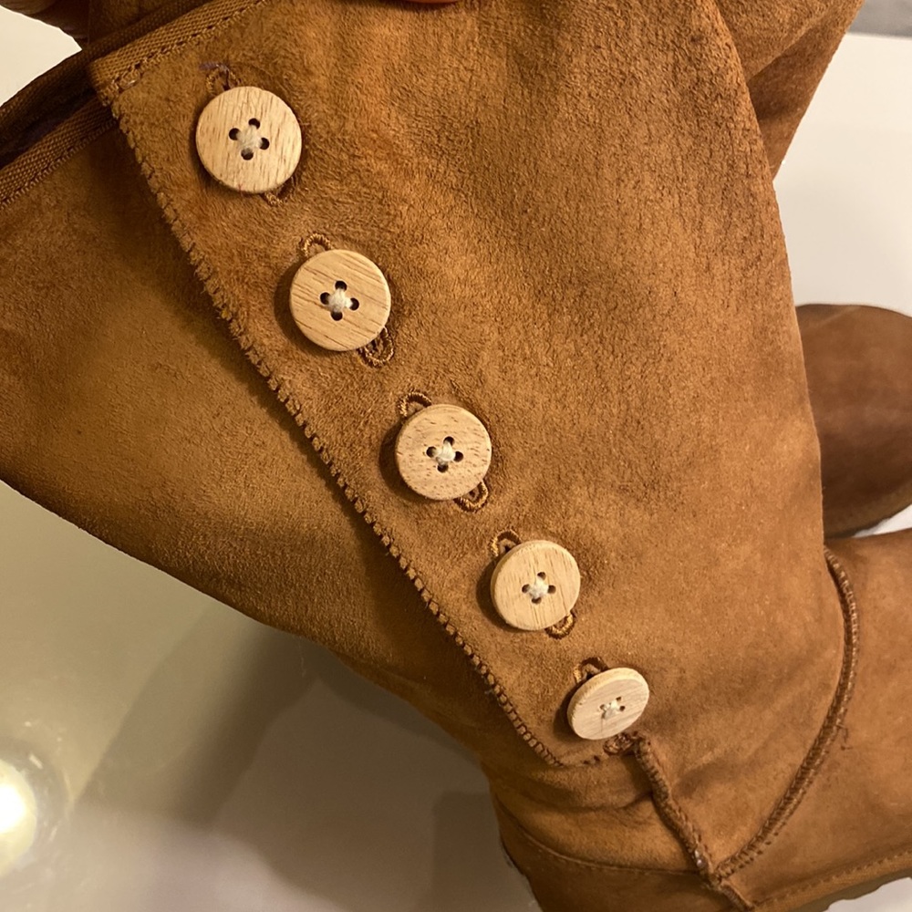 UGG AUSTRALIA WOMEN’S 3387 LO PRO BUTTON fold over shestnut boots size 8 - Picture 7 of 14